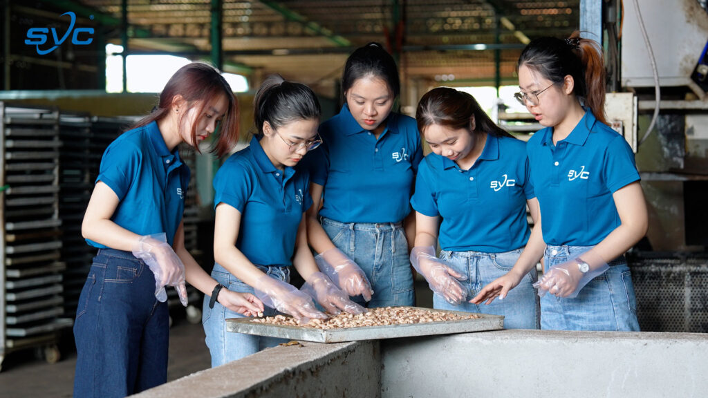 SVC Group 26 Packing team at work